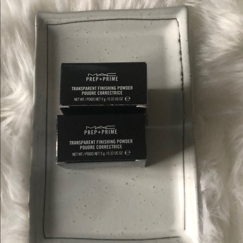 MAC Prep + Prime Transparent Finishing Powder each one!!